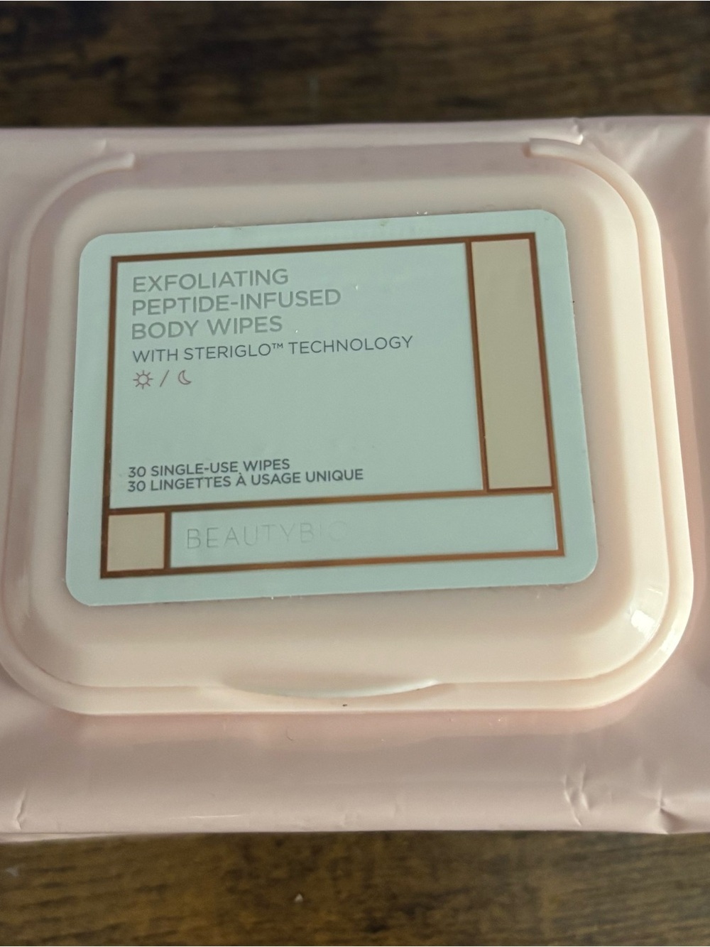 Exfoliating Peptide-Infused Body Wipes — Pink
